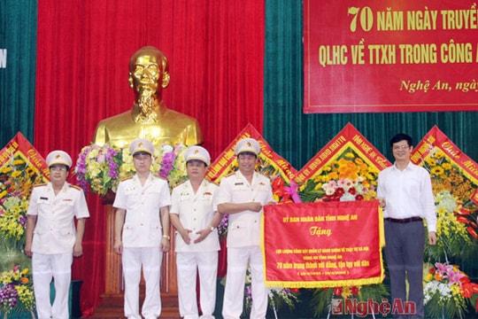 Kỷ niệm 70 năm ngày truyền thống lực lượng cảnh sát QLHC về TTXH