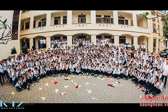 Khoảnh khắc đẹp của học sinh cuối khóa Trường Phan