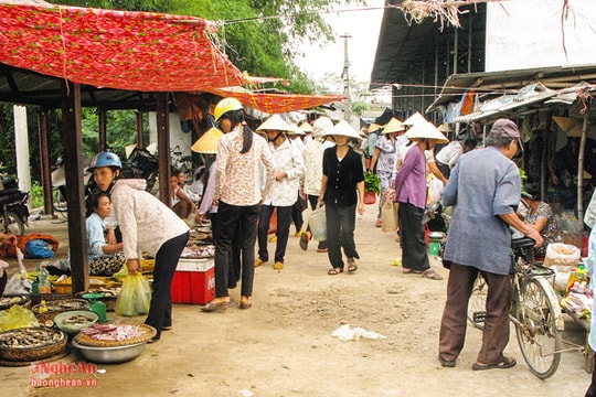 Mộc mạc hồn quê nơi chợ phiên xứ Nghệ