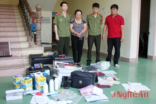 Nghệ An: bắt giữ 3 đối tượng trong đường dây làm giả tài liệu con dấu của cơ quan nhà nước