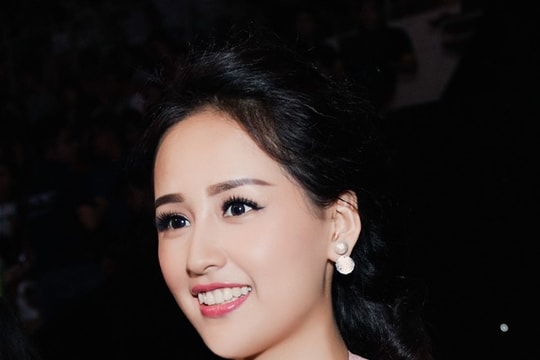 Mai Phương Thuý đeo đồng hồ gần 1,5 tỷ đồng dự sự kiện