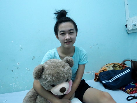 Nữ sinh 16 tuổi bị cưa chân sẽ được nhận sổ tiết kiệm vào cuối tháng 4