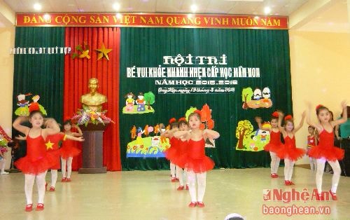 Quỳ Hợp: 230 bé tham gia Hội thi 'Bé vui khỏe, nhanh nhẹn'