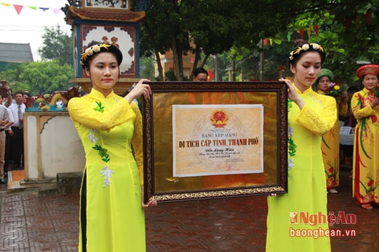 Ngôi đền thờ nhiều cá voi nhất ở Nghệ An