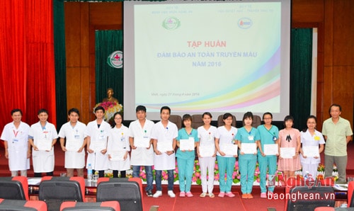 Hơn 100 bác sỹ, điều dưỡng ở Nghệ An nắm vững kỹ thuật truyền máu an toàn