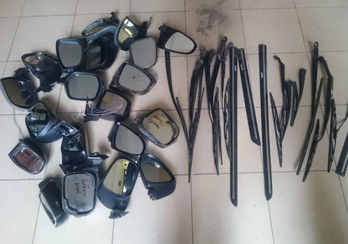 Nhóm đạo chích chuyên vặt gương ôtô sa lưới