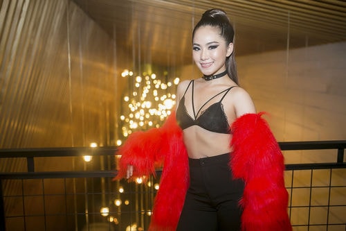 Lương Bích Hữu gây phản cảm với mốt khoe nội y