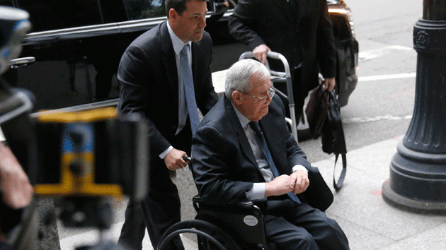 Cựu Chủ tịch Hạ viện Mỹ bị kết án 15 tháng tù