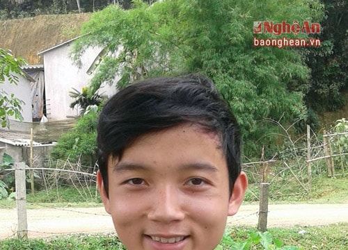 Nam sinh lớp 10 ở Nghệ An trả lại gần 10 triệu đồng nhặt được