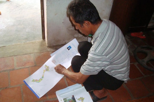 Người thân bàng hoàng nhận tin mẹ trẻ ôm con nhảy cầu tự vẫn