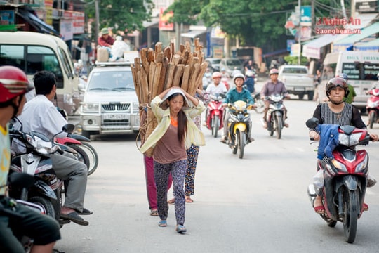 Gùi 'rừng' xuống phố - nét bình dị vùng cao