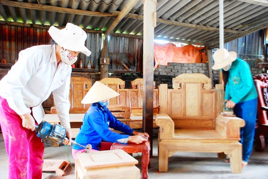 Danh thơm nghề mộc Quỳnh Hưng