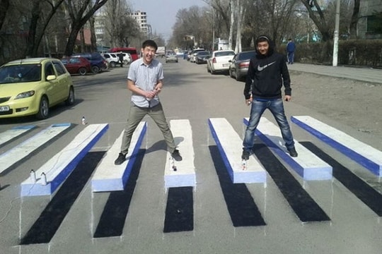 Độc đáo vạch kẻ đường 3D giúp tài xế giảm tốc