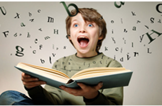 Đừng vội mừng khi thấy trẻ 2 tuổi nói tiếng Anh