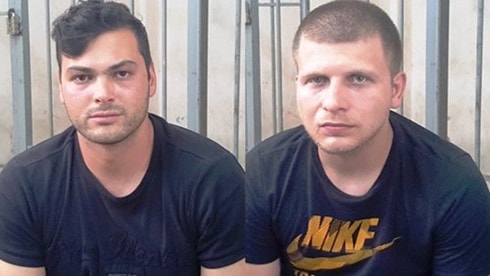 Tạm giữ hai người nước ngoài dùng thẻ ATM giả rút tiền