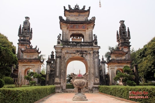 Khám phá ngôi đền thờ 549 tuổi ở Nghệ An