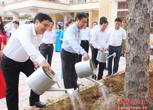 Phó Thủ tướng Vương Đình Huệ thăm và làm việc tại TX.Thái Hòa