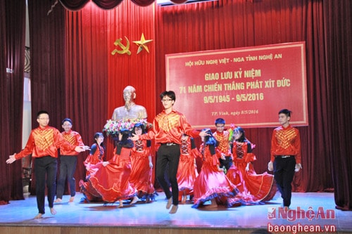 Giao lưu kỷ niệm 71 năm chiến thắng phát xít Đức