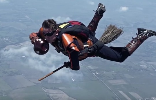 Khi 'trò chơi phù thủy' bước ra đời thực