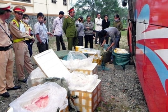 Phát hiện xe chở 175kg thịt bốc mùi thối dùng để nấu cỗ cưới