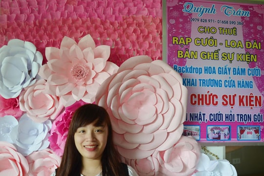 Cô chủ 9X đa tài nuôi đam mê với bánh ngọt, hoa giấy