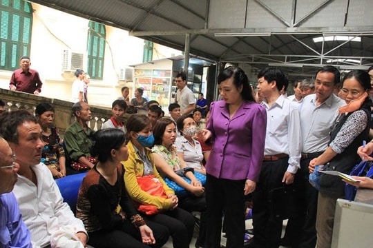 Bộ trưởng Y tế kỷ luật bác sỹ và hộ lý ăn chặn tiền người bệnh