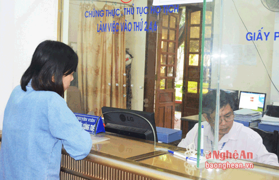 Người dân phàn nàn về việc không cấp lại bản chính giấy khai sinh