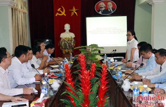 Đoàn cán bộ trường Chính trị Lào thăm Trường Chính trị Nghệ An