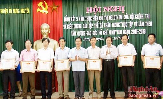Đảng bộ Hưng Nguyên tuyên dương điển hình 'Học tập và làm theo tấm gương đạo đức Hồ Chí Minh'