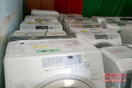 Nghệ An: Bắt giữ lô hàng tủ lạnh và máy giặt không rõ nguồn gốc