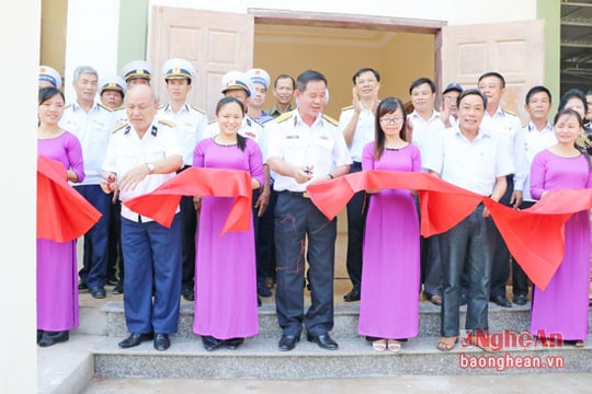 Bộ tư lệnh Hải quân tặng nhà tình nghĩa cho thương binh ở Nam Đàn