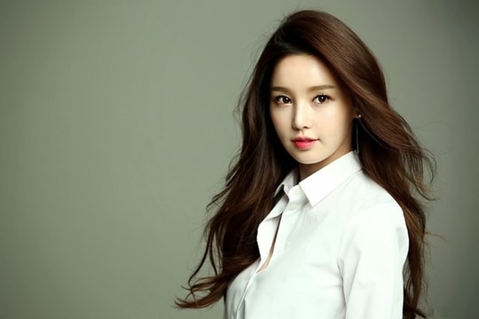 Vợ đẹp và quyến rũ khiến tôi lo nơm nớp!