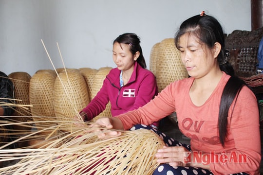 Liên minh HTX Nghệ An khai giảng 2 lớp mây tre đan xuất khẩu