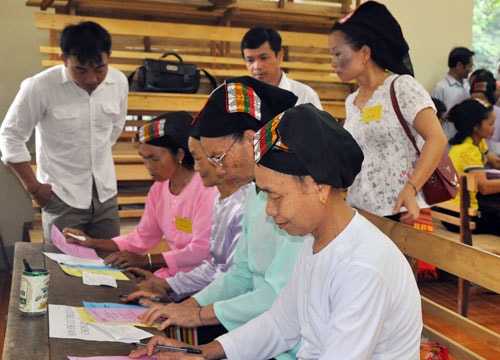 Cử tri Con Cuông dự ngày hội lớn