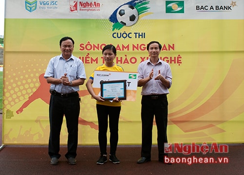 Trao giải đợt 3 Cuộc thi 'Sông Lam Nghệ An - Niềm tự hào xứ Nghệ'