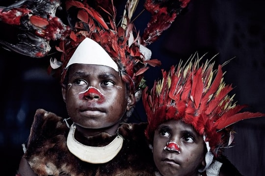 Những bộ lạc đang bên bờ 'tuyệt chủng'