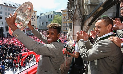 Cầu thủ 19 tuổi của Bayern giành danh hiệu lớn thứ tám