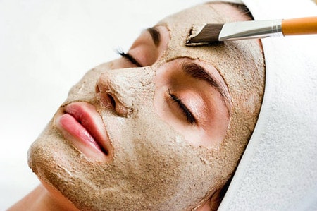 5 công dụng thần kỳ giúp bột yến mạch soán ngôi sữa rửa mặt