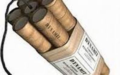 Tự sát bằng mìn tự chế sau khi chích heroin