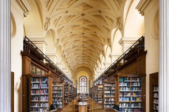 Hé lộ bức màn đằng sau tấm bằng đắt nhất thế giới