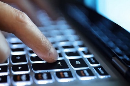 Vì sao báo chí Mỹ cũng mắc lừa các trang tin tức giả mạo?