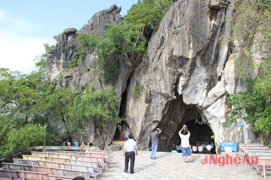 Khám phá lèn đá Bảo Nham