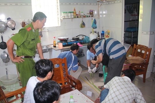 Phát hiện người cha cùng 2 con tử vong trong nhà