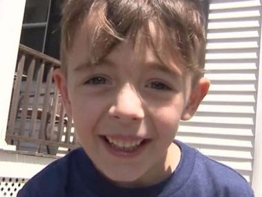 Con trai gọi điện cho cảnh sát 'tố' bố mình vượt đèn đỏ