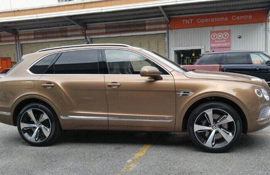 SUV siêu sang Bentley Bentayga đầu tiên về Việt Nam