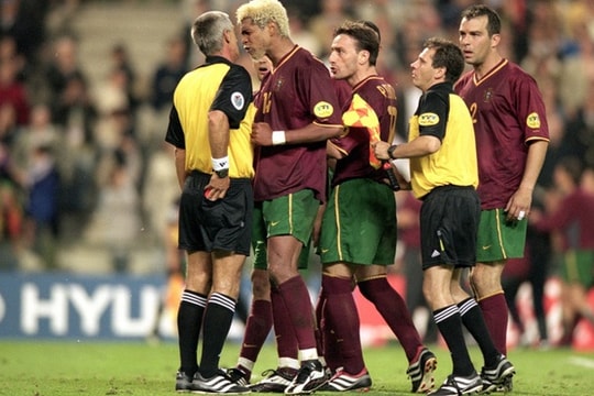 Những cuộc tranh cãi nảy lửa trong lịch sử Euro