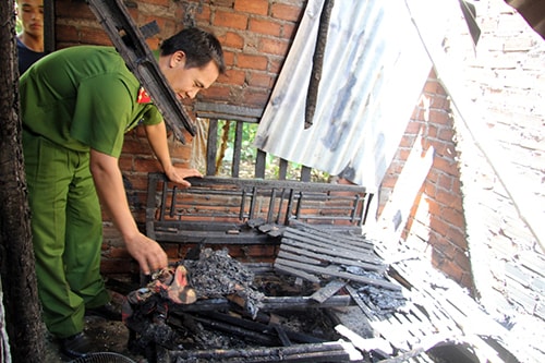 Tự thiêu vì bị cấm yêu em vợ tuổi dậy thì