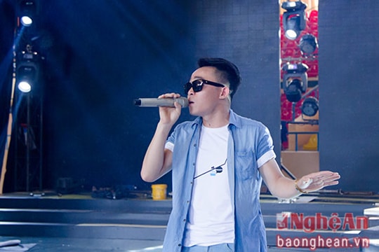 Chàng hát rong xứ Nghệ chọn ca khúc về đời mình trong đêm thi "vé vớt"