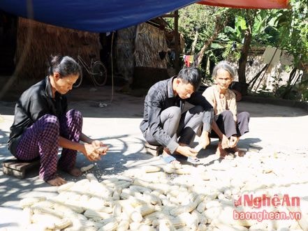 Gia cảnh nghèo của 'Cậu bé vàng' điền kinh