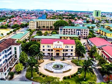 Gắn thực tiễn với lý luận trong giảng dạy chính trị